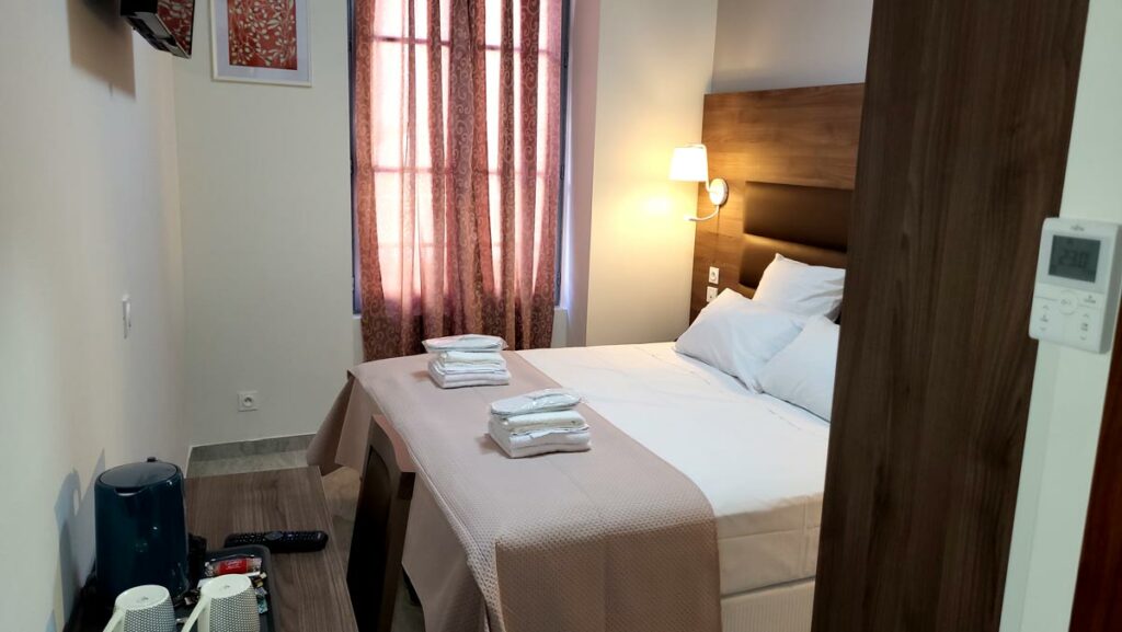 Chambre avec plateau de courtoisie