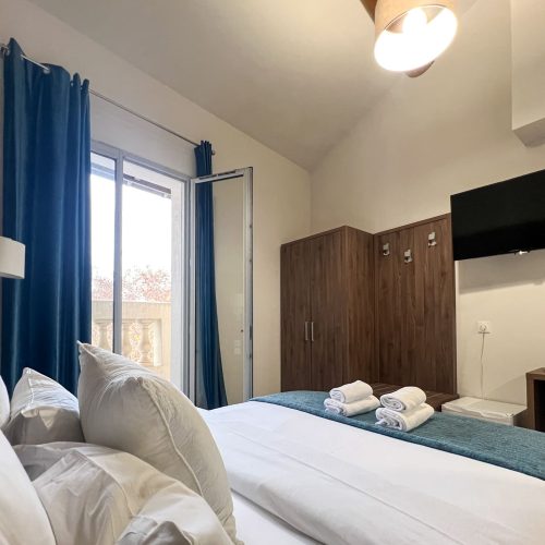 Chambre double supérieure confortable du Square Hôtel, hôtel en centre-ville de Nîmes