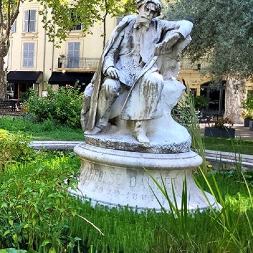 Square Alphonse Daudet à Nîmes